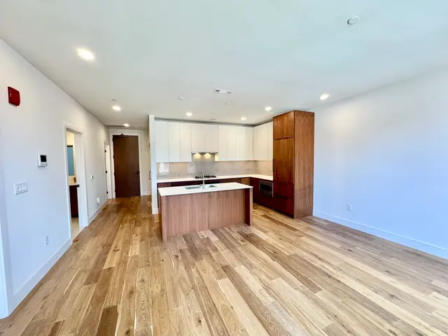 566 Columbus Ave #406