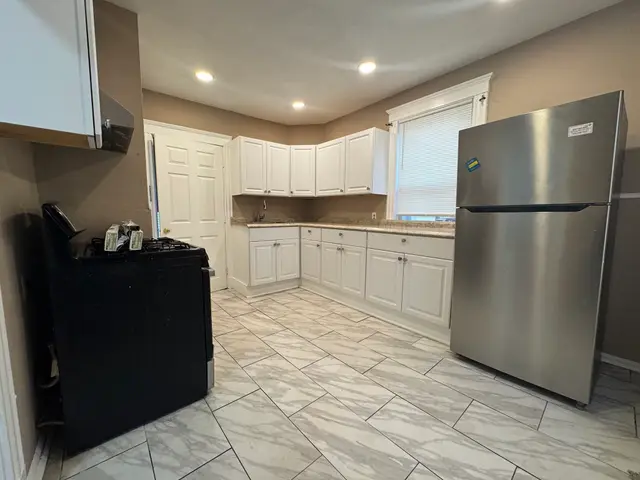26 Hanover St #1