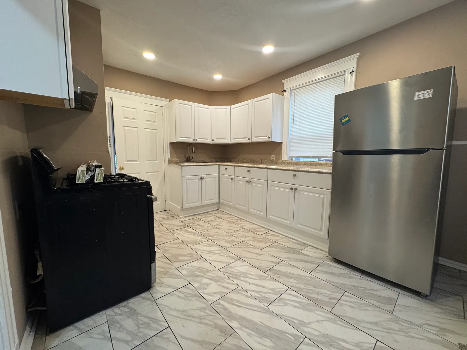 26 Hanover St #1, Lynn