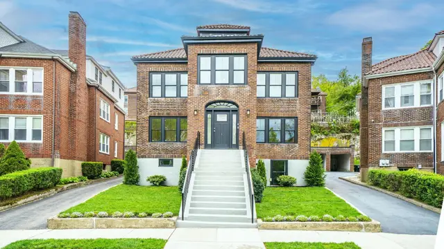 140 Columbia St #1