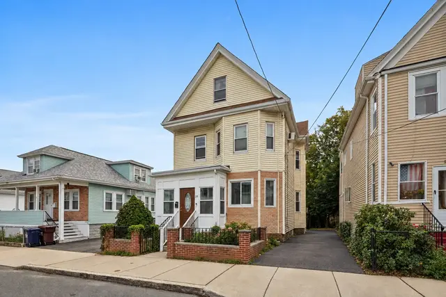25 Rock Valley Ave