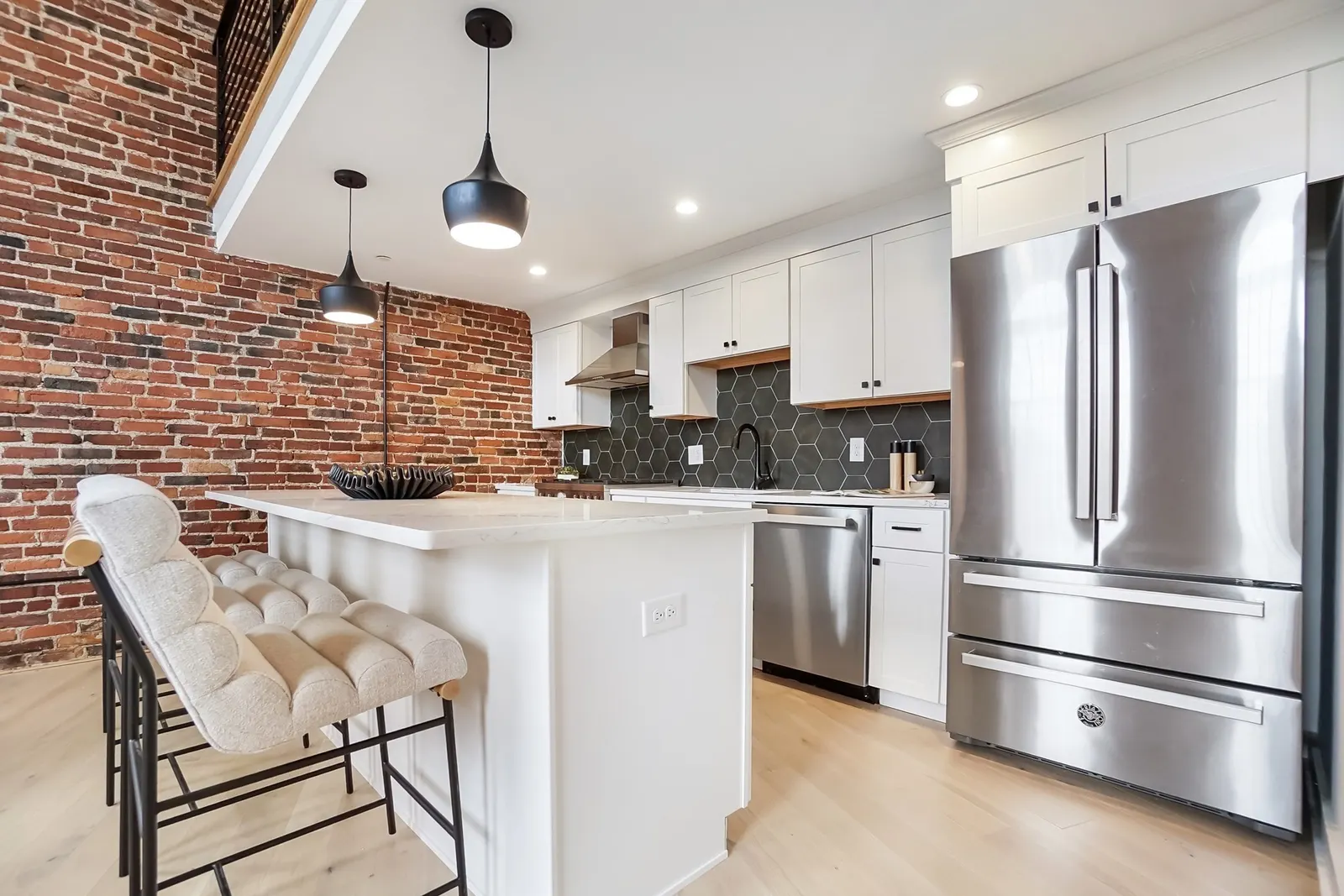 34 Salem St #201, Medford