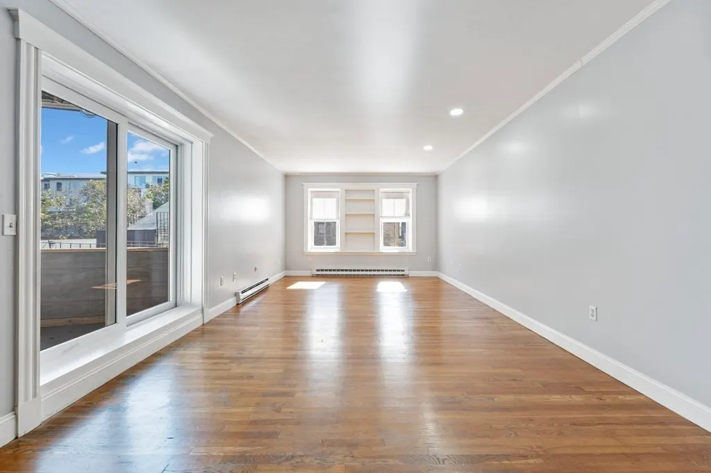 476 Shawmut Ave #5, Boston