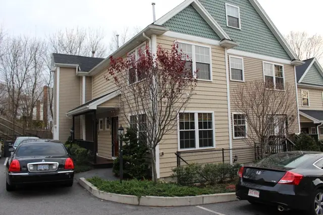 8 Grant St #15
