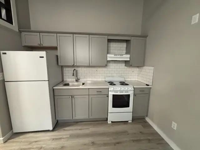 142 Gove St #1
