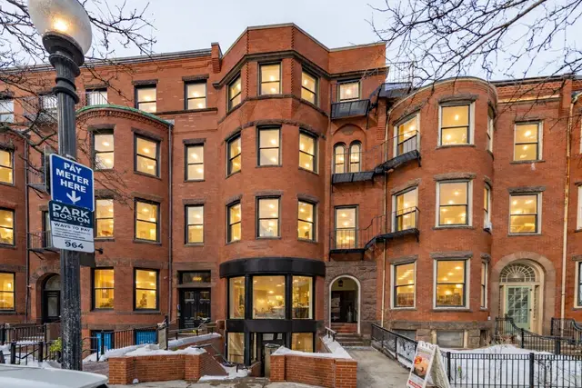 297 Newbury St