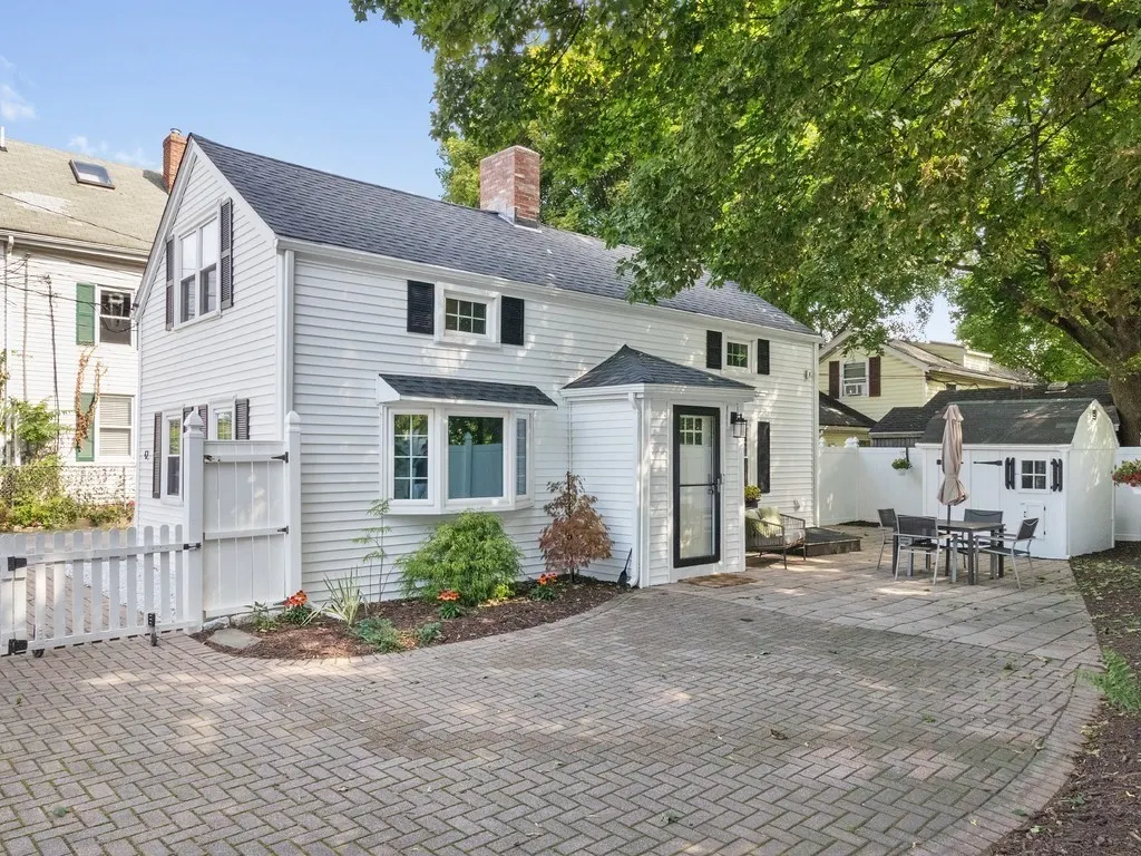 42 Newton Street, Waltham