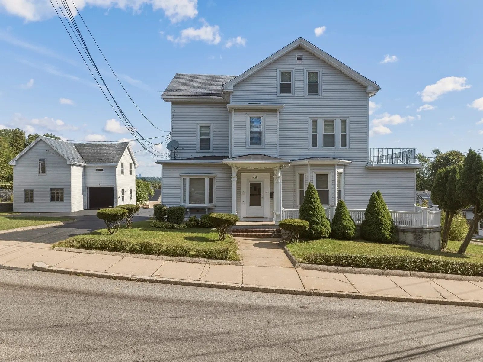 260 Metropolitan Ave, Boston