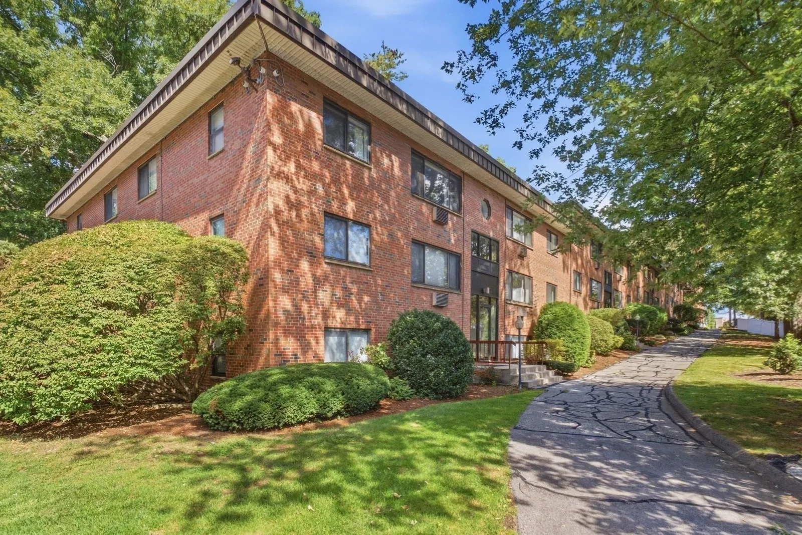1323 Worcester Rd #E6, Framingham