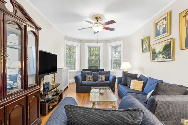 384 Riverway #4