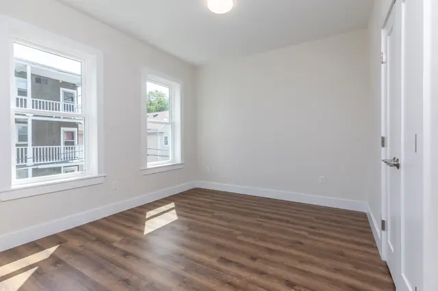 843 Columbia #3