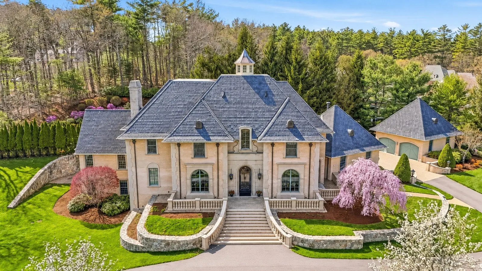9 Wescott Drive, Hopkinton