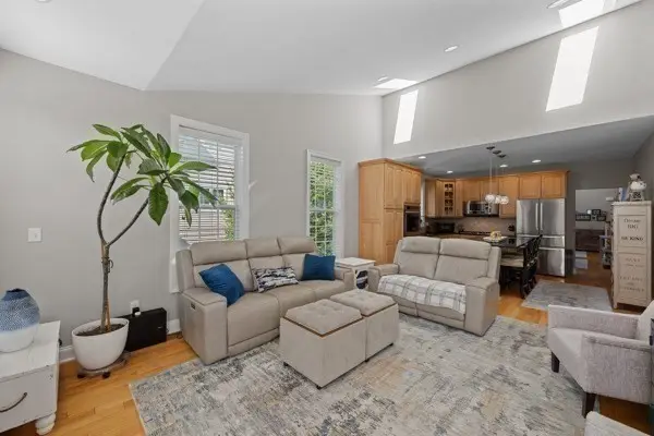 23 Avebury Ln #23