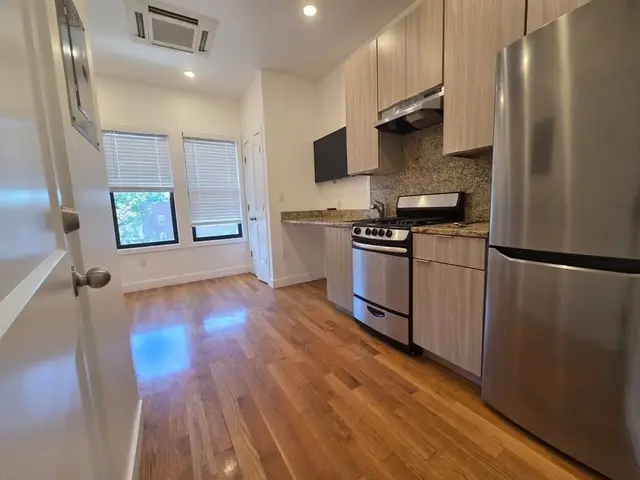 21 Fifth St #24