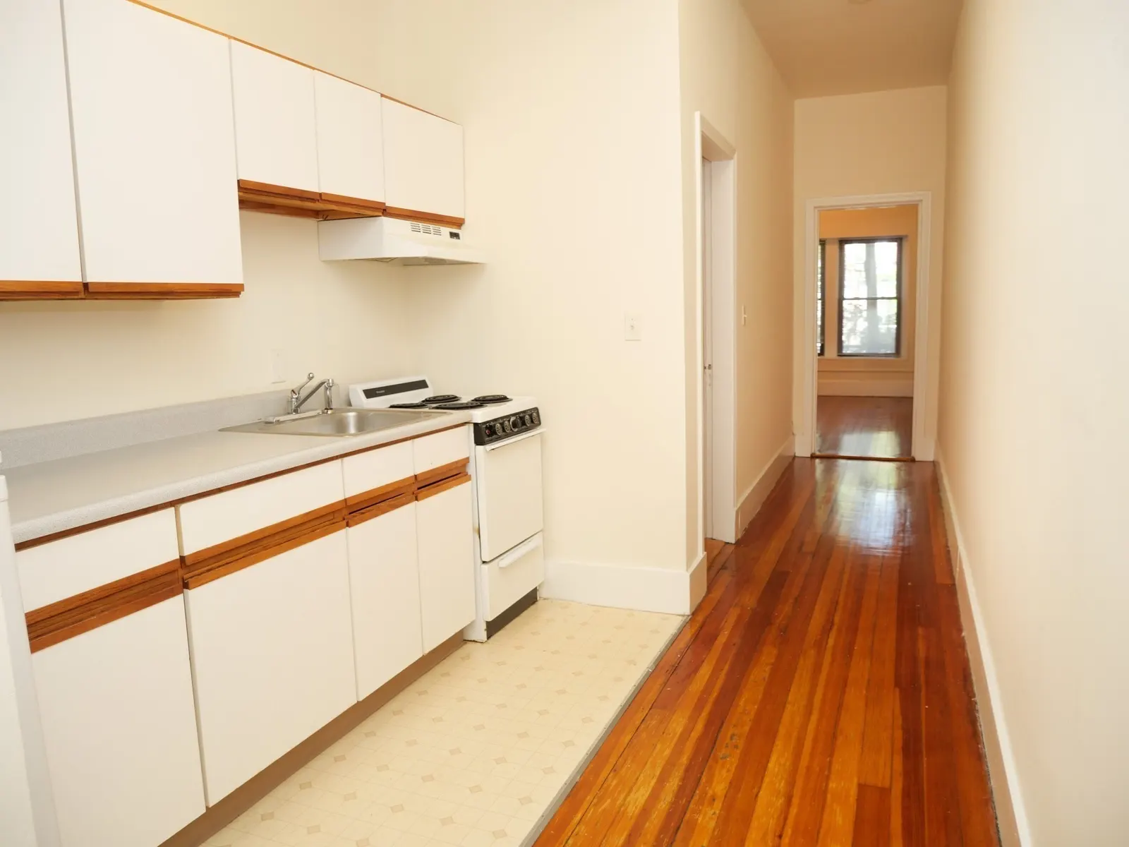 1382 Beacon #4, Brookline