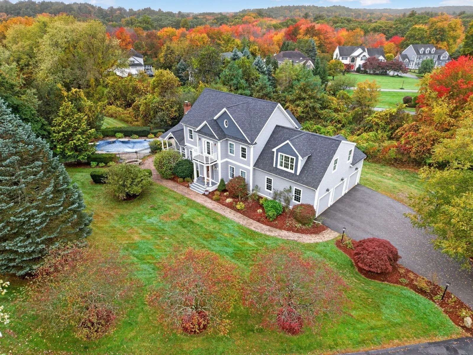2 Watkins Ln, Southborough