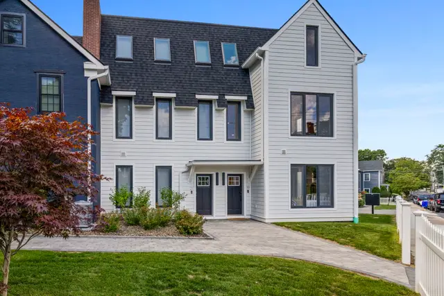 19 Ashland St #19