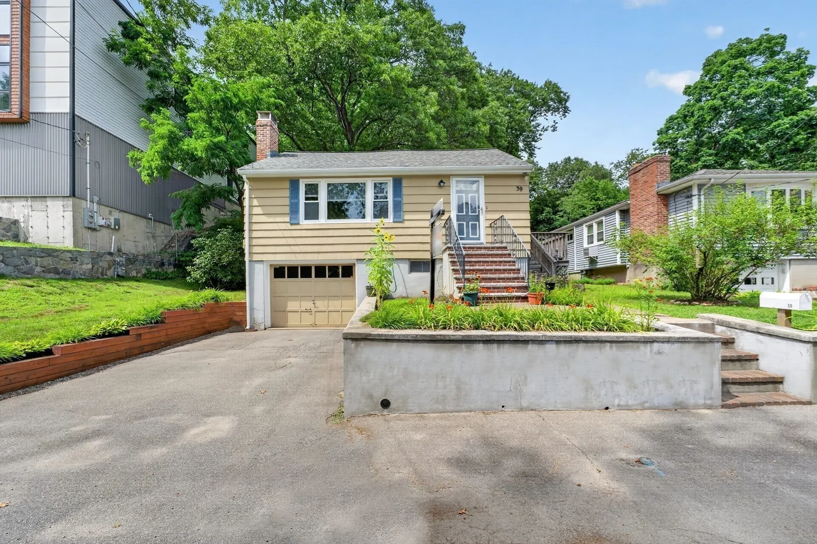 39 Hillsdale Rd, Dedham
