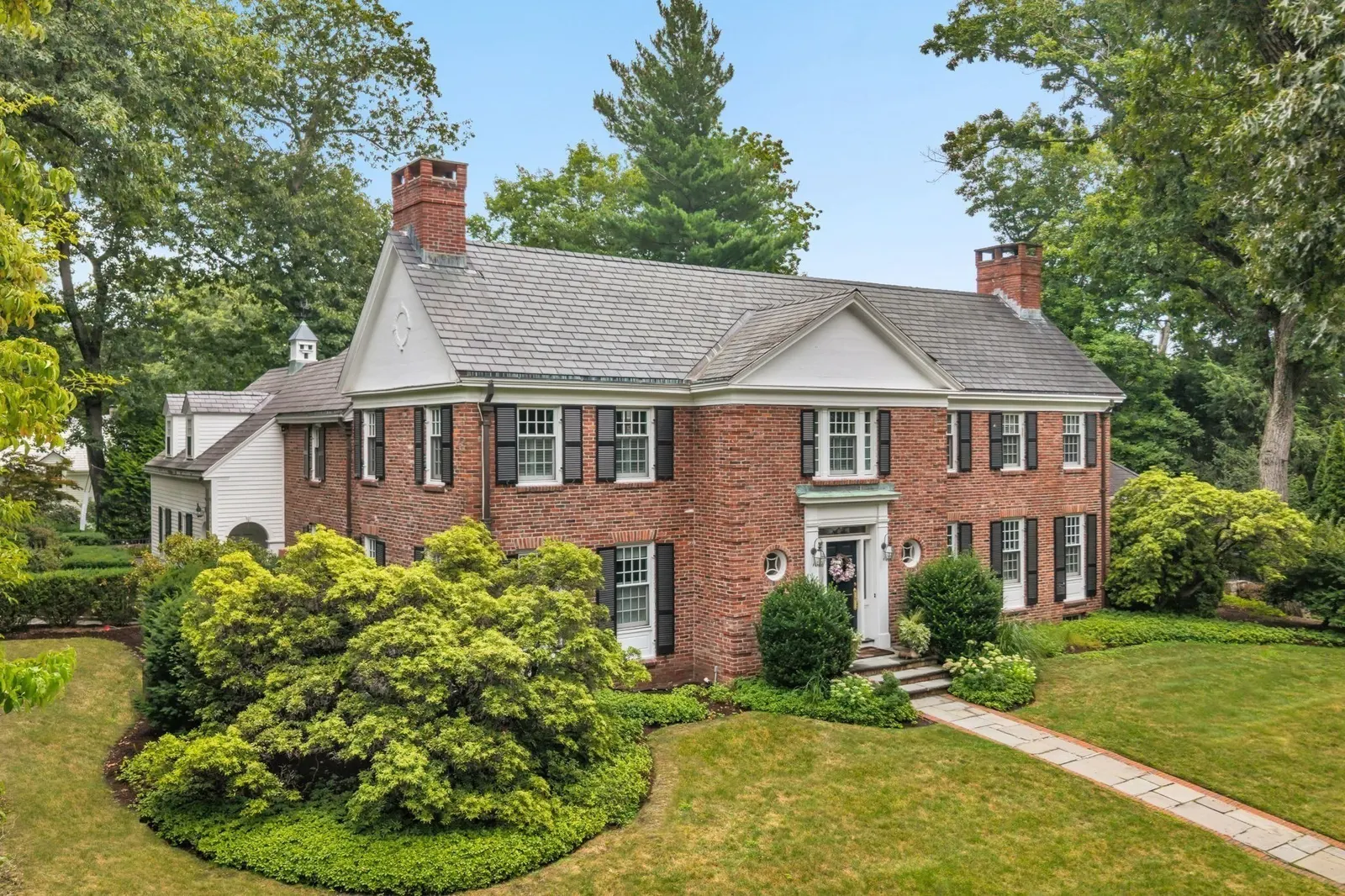 135 Edmunds Road, Wellesley