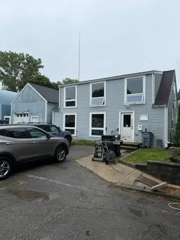 67 Village St