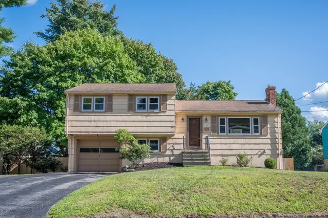 21 Debra Ln