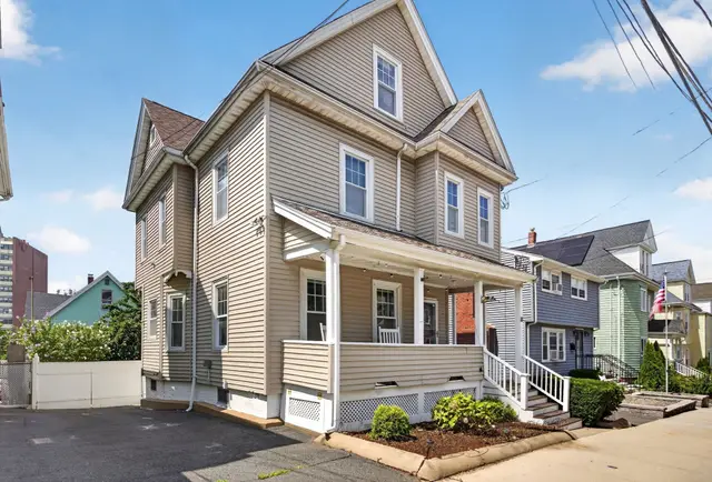 18 Henry St