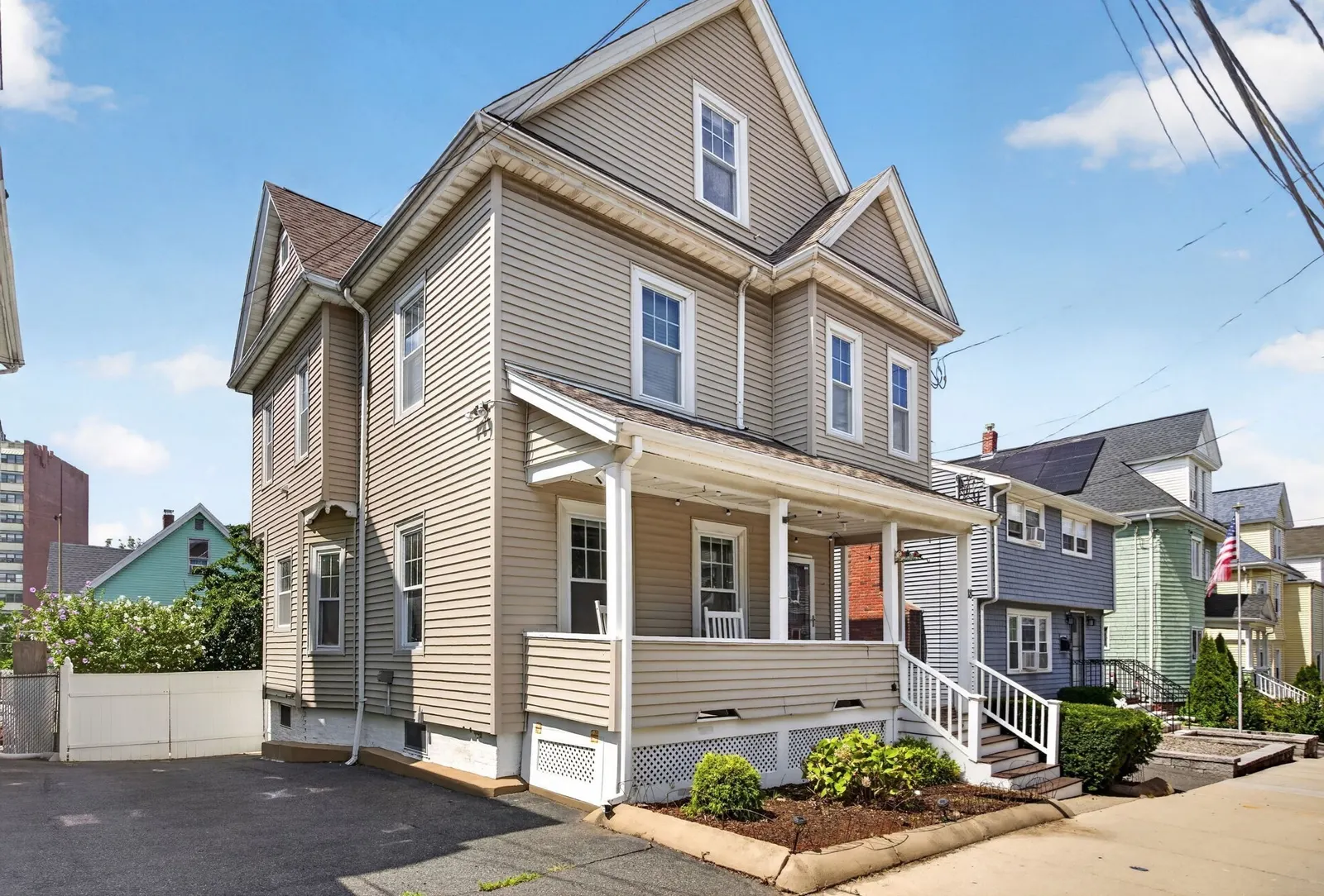 18 Henry St, Everett