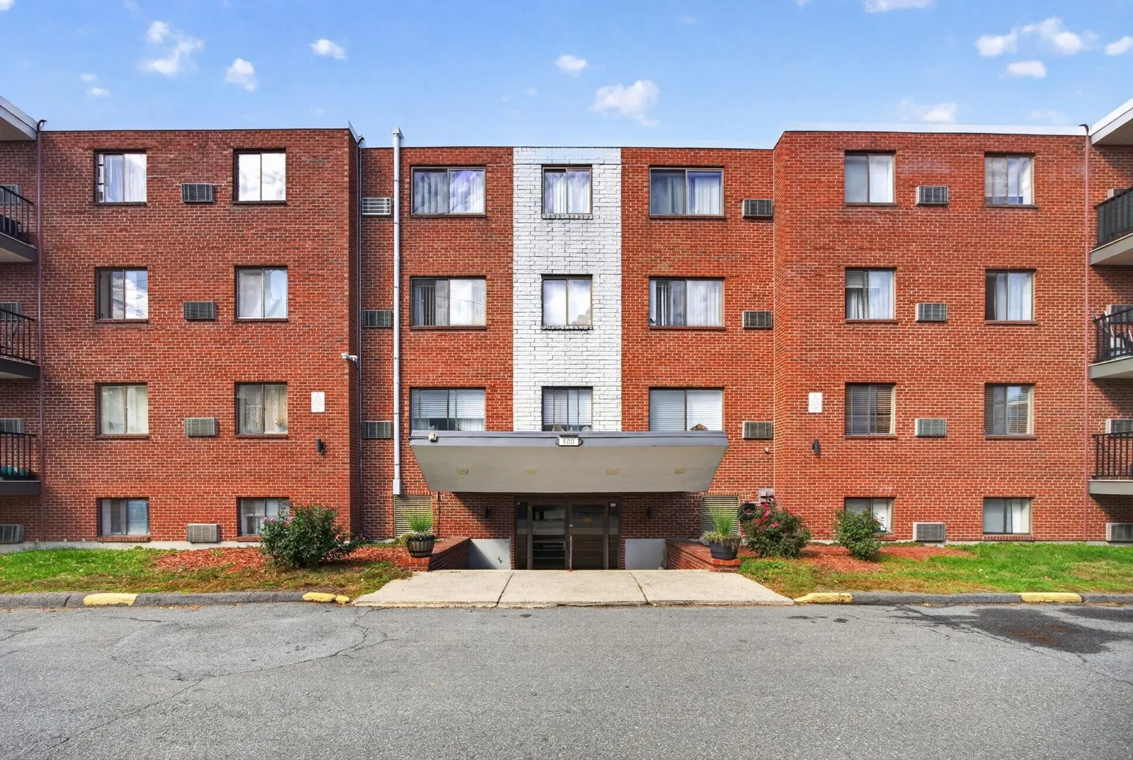 800 Governors Dr #6, Winthrop