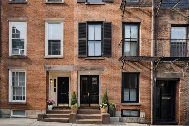 22 Joy St
