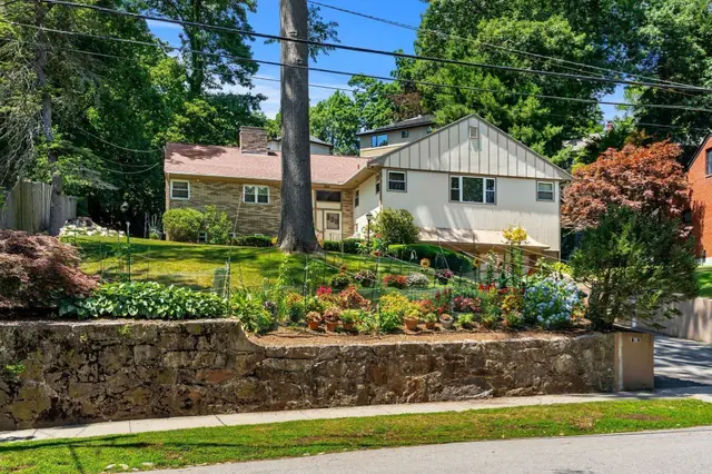 205 Gardner Rd