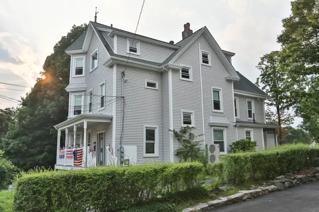 52 Shawmut Ave