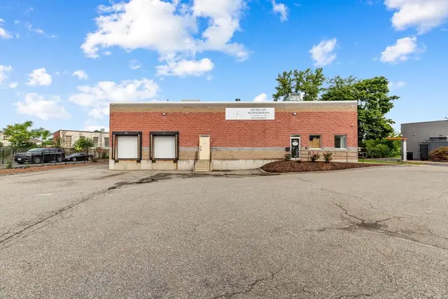 11 Commercial St #11