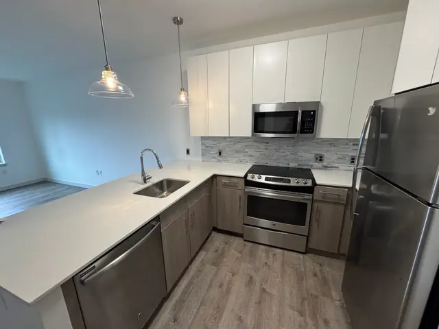 180 Telford Street #404