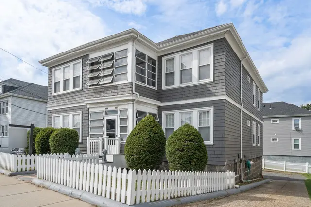 588 Gallivan Blvd