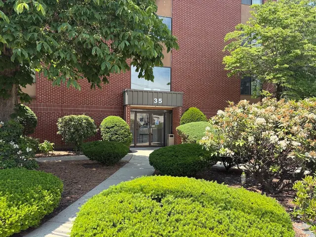 35 Highland Cir #101