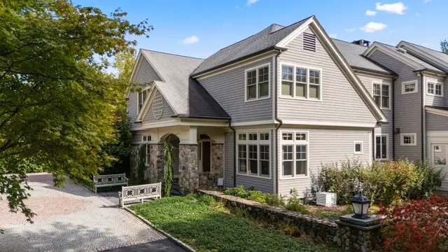 9 Stonegate Dr