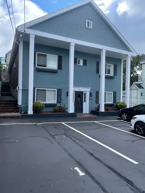 65 Woodlawn Avenue