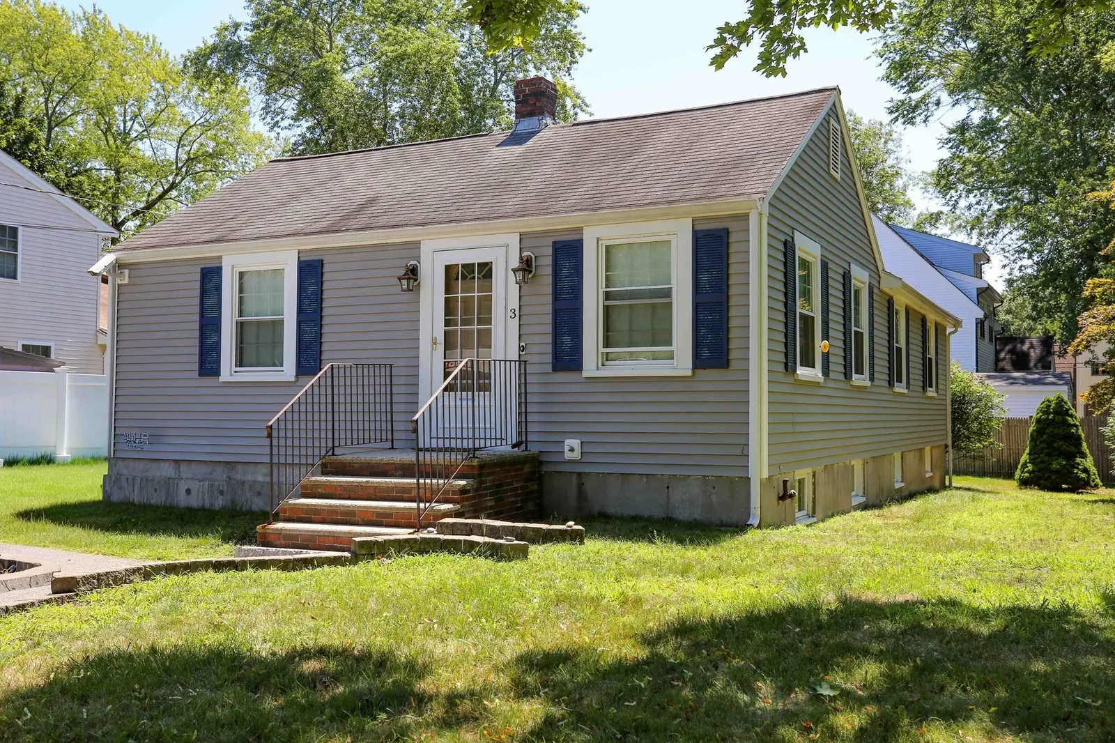 3 Fairview Ave, Natick