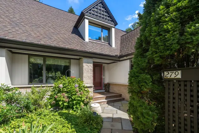 279 Nahanton St #279