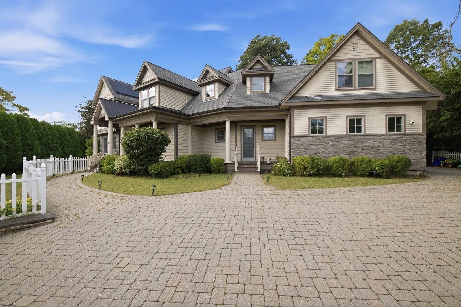 8 Longmeadow Rd, Newton