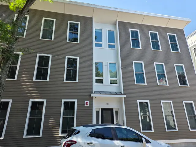 191 W 8th St #1