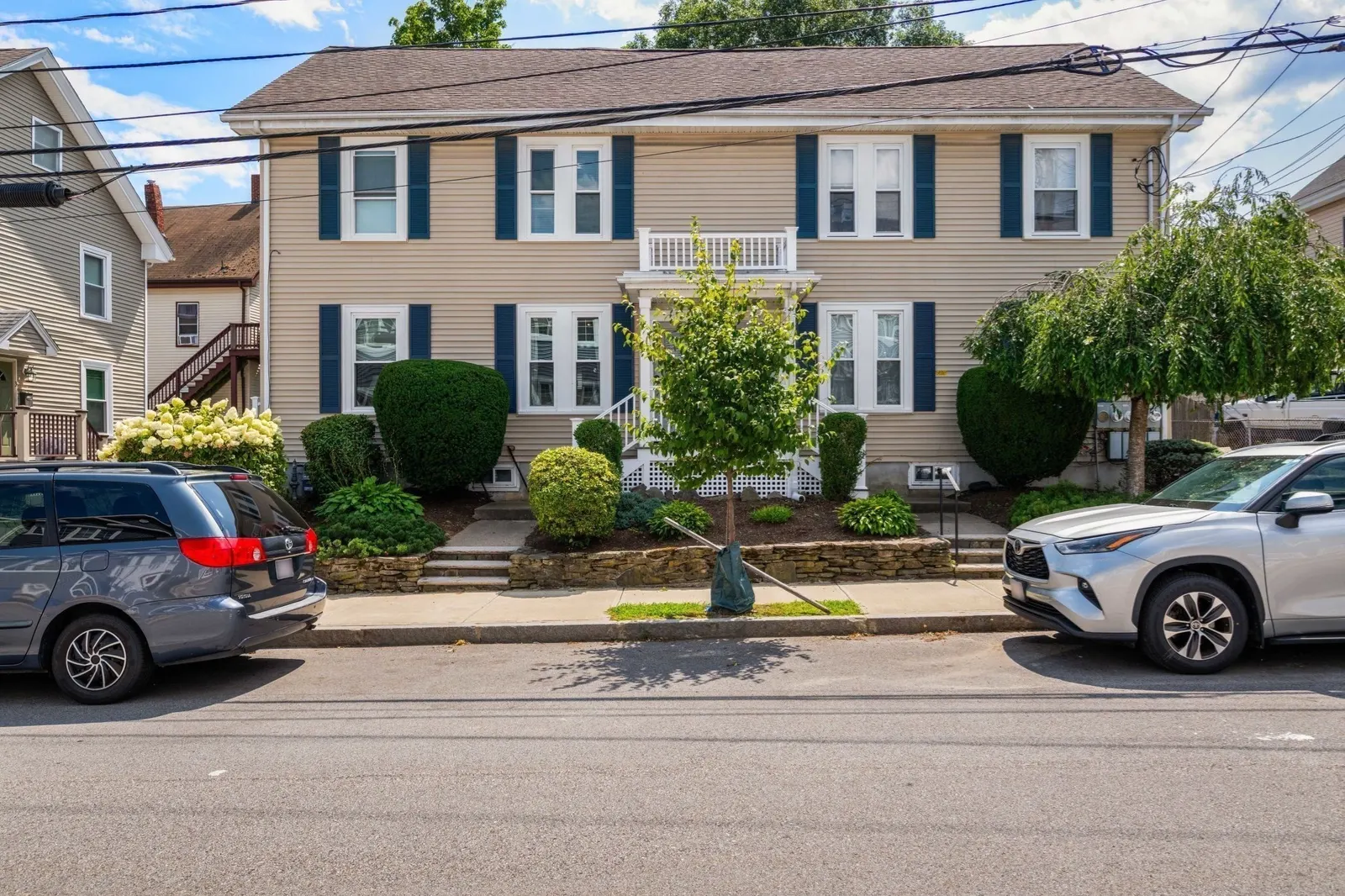 53 Myrtle St #2, Waltham