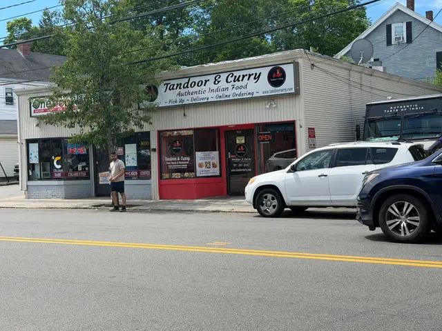 902 Main St