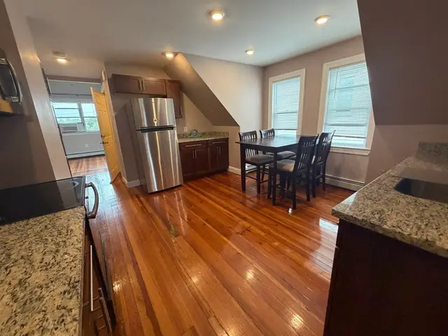 262 Shirley St #3