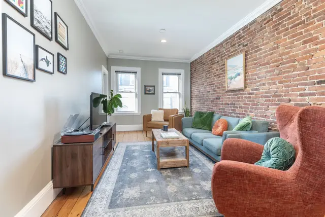 192 W Fifth St #2