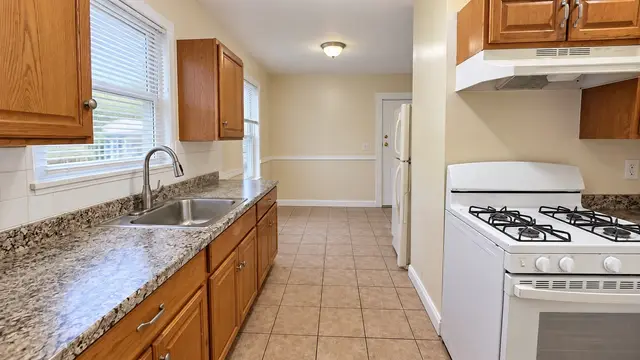 242 Chesnut St #2