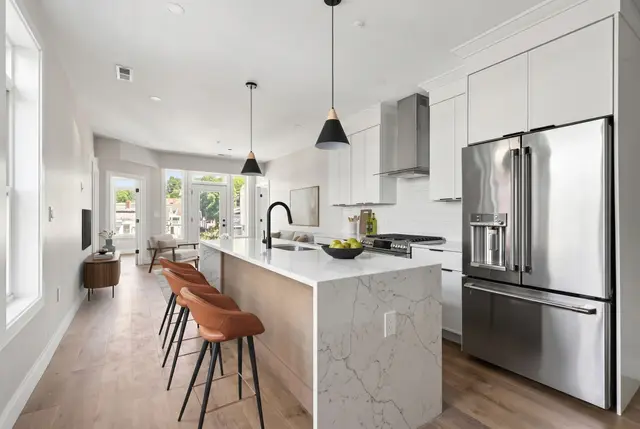 2 Weld Hill Street #PH2