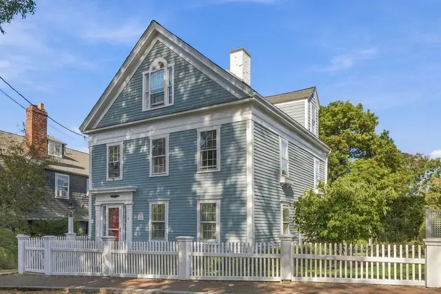 4 Washington Square