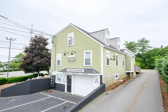 25 Accord Park Dr