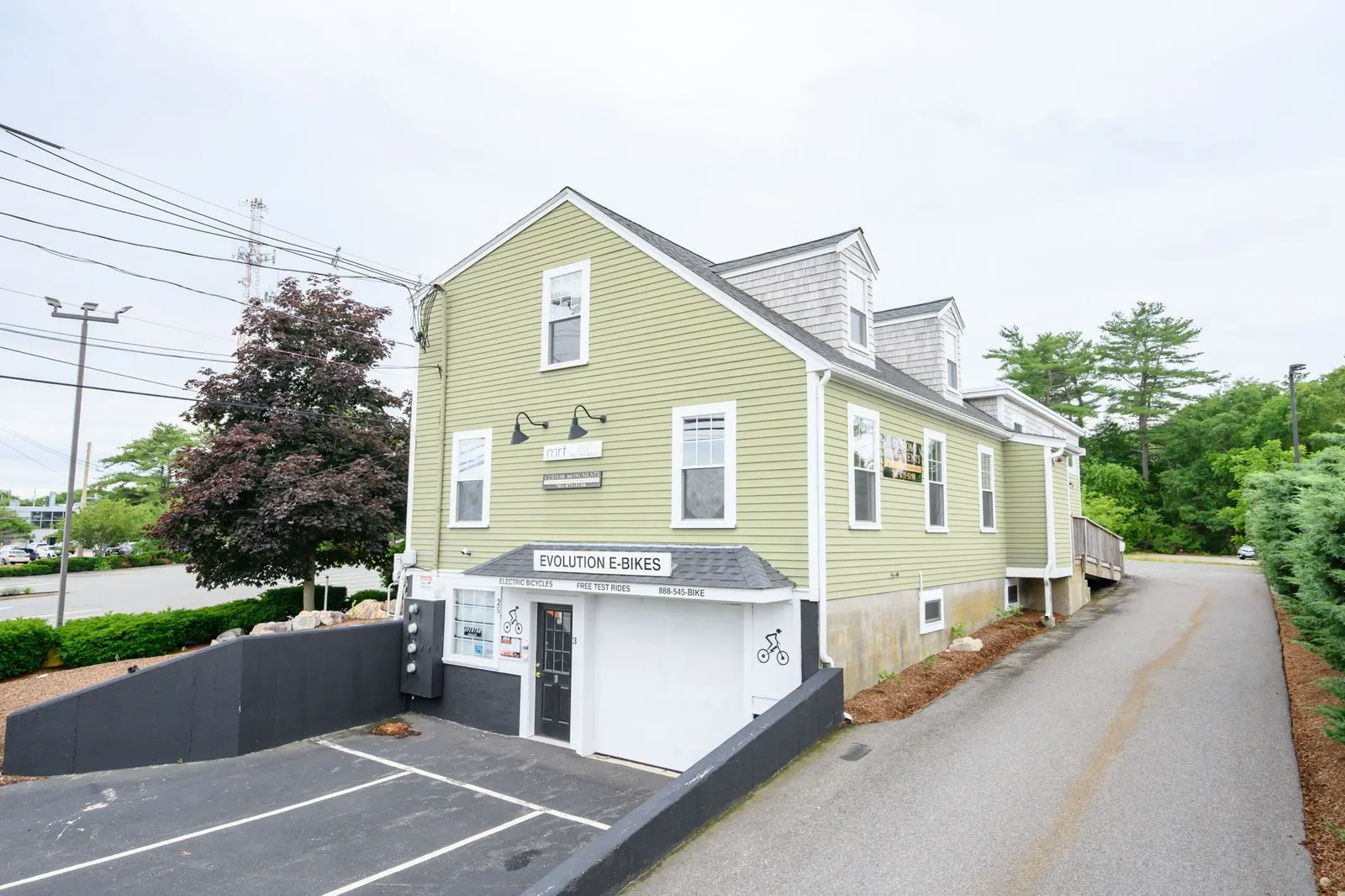25 Accord Park Dr, Rockland
